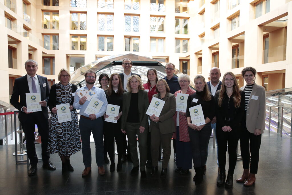 Gruppenfoto Preisverleihung. Foto Katja Zimmermann