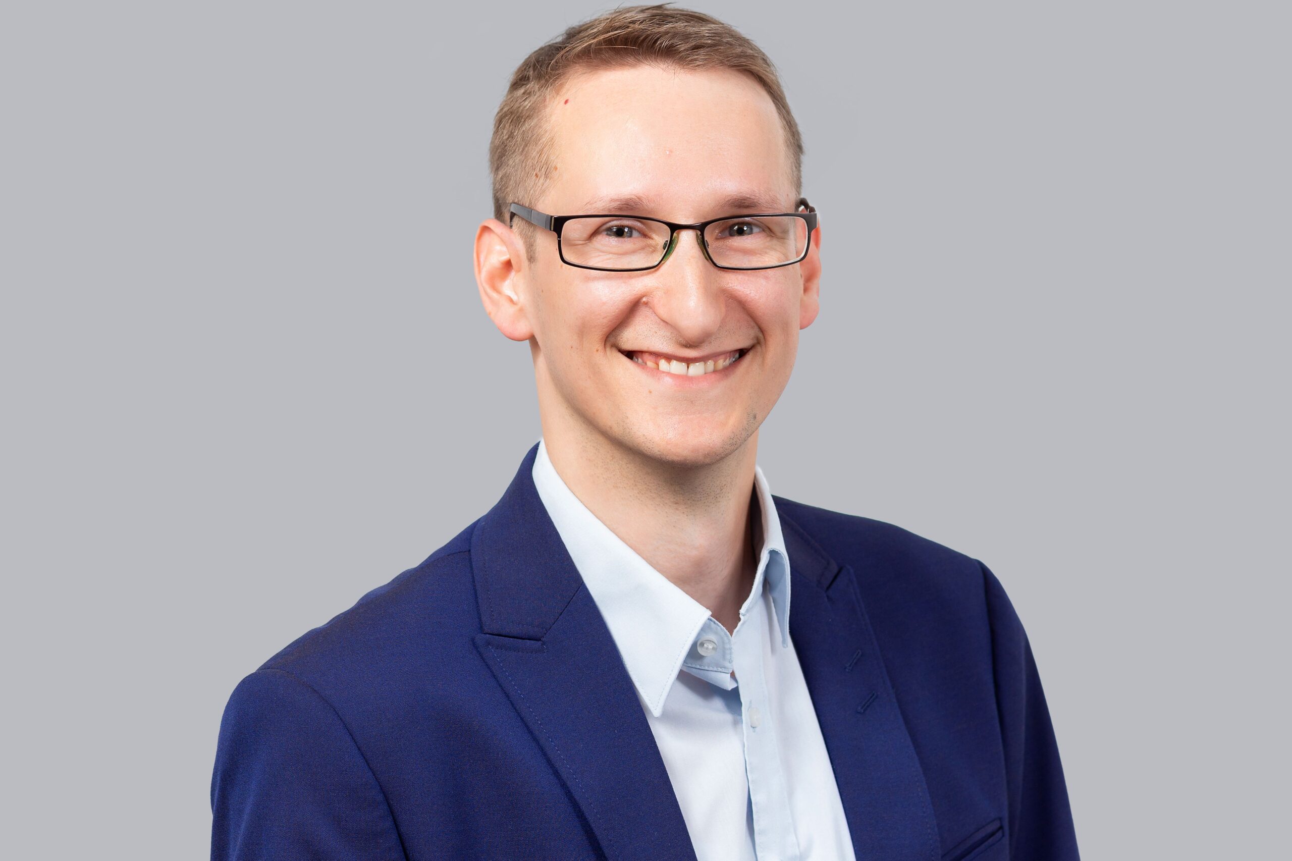Portrait von Dennis Behrouzi, Leiter Statistik, Bauwirtschaft und Rohstoffe