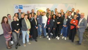 Gruppenbild bei der Gründung des Boidiversitätsbündnisses bei der IHK Mittlerer Niederrhein