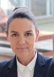 Portrait von Anka Grosser, Leiterin Kommunikation und Marketing am Museum Folkwang